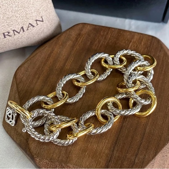 Bracelet - Picture 1 of 4